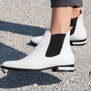 Freda Salvador Chelsea Booties White, Size 8